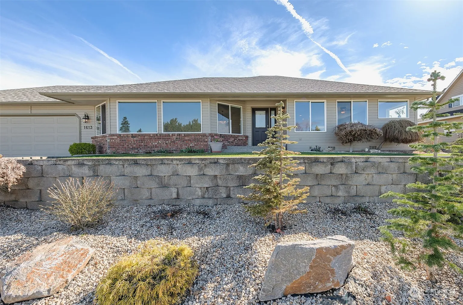 1613 Hannah Way photo 1