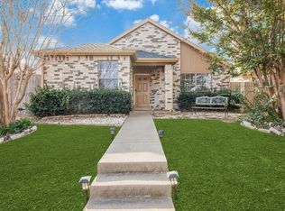 1318 Maplewood Dr, Lewisville, TX 75067