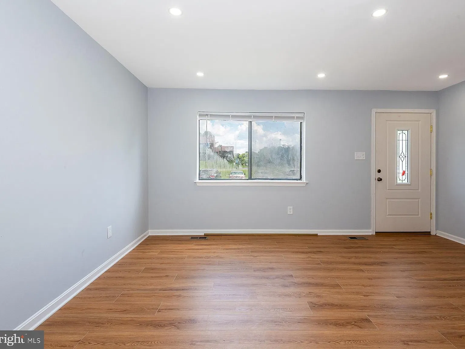 4 bed, 2.5 bath, 1080 sqft, $3,500 — Photo 2