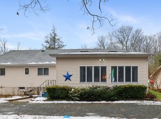 35 Perkins Pond Rd, Beach Lake, PA 18405