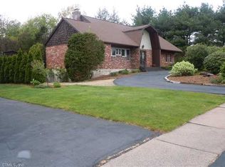 110 Old Common Rd, Wethersfield, CT 06109