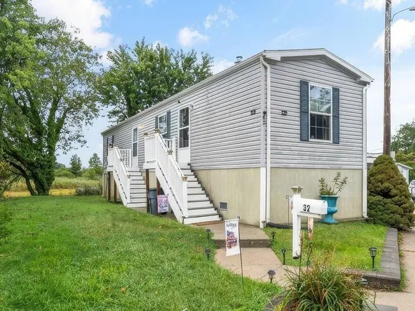 32 Bayshore Mobile Mnr, Hazlet, NJ 07730