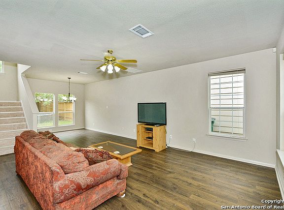 2nd image of 13834 Chevy Oak