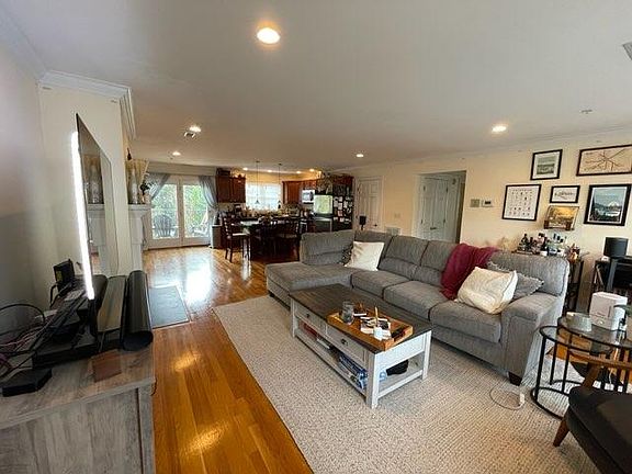 3rd image of 50 B St APT 6