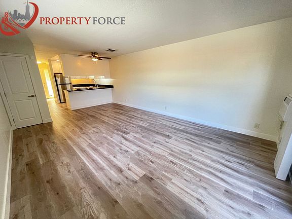 4th image of 946 Tamarack Ln APT 9