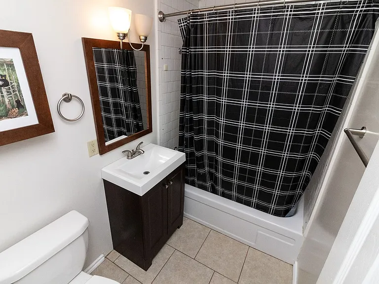 744 E Meadow Ln — Photo 13