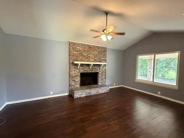 950 Abilene Dr W — Photo 2