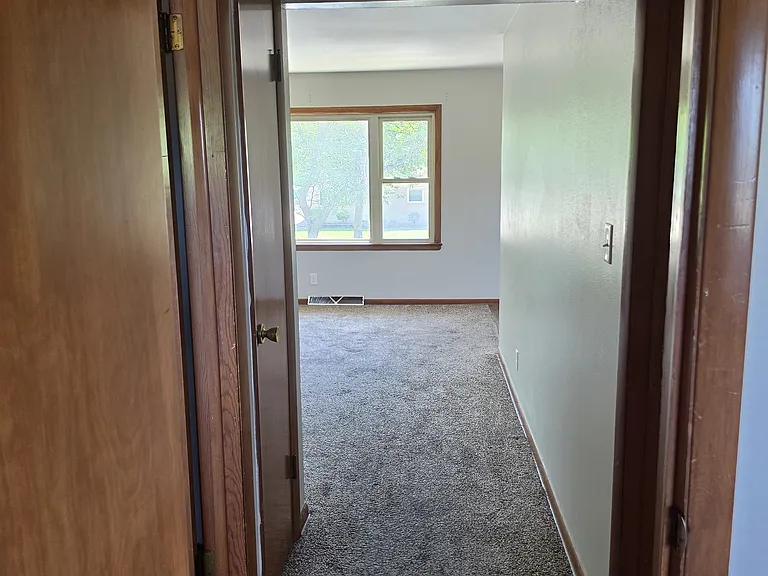 2322 W Bolivar Ave — Photo 5