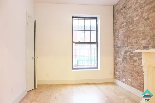 Rented by EXR | media 4