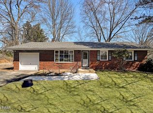 15 Little Beach Lake Rd, Beach Lake, PA 18405