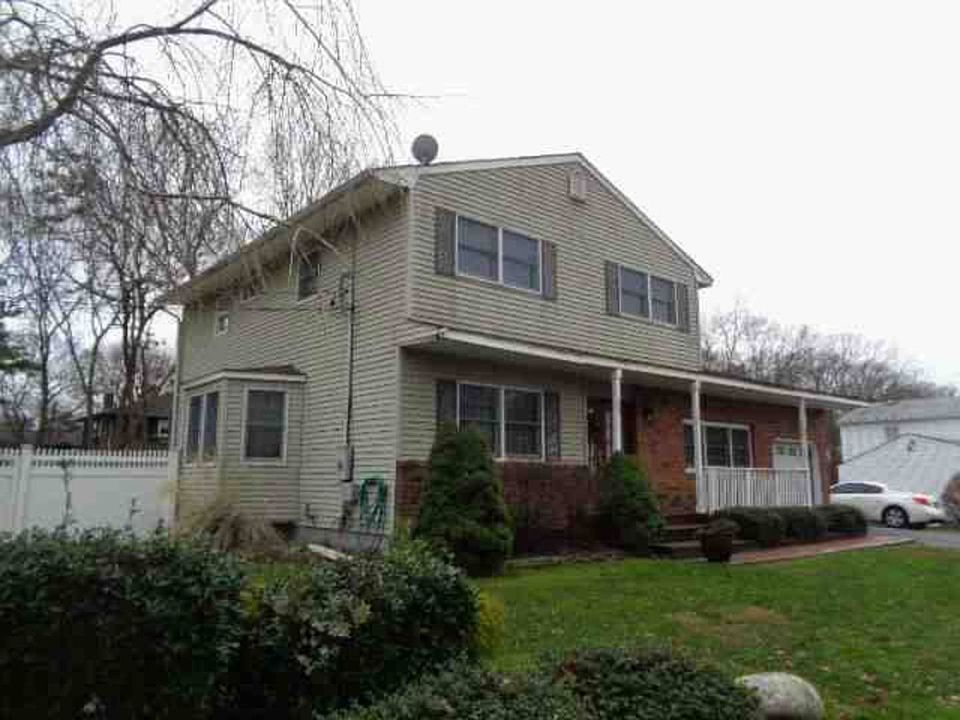 2nd image of 444 Alphabet St