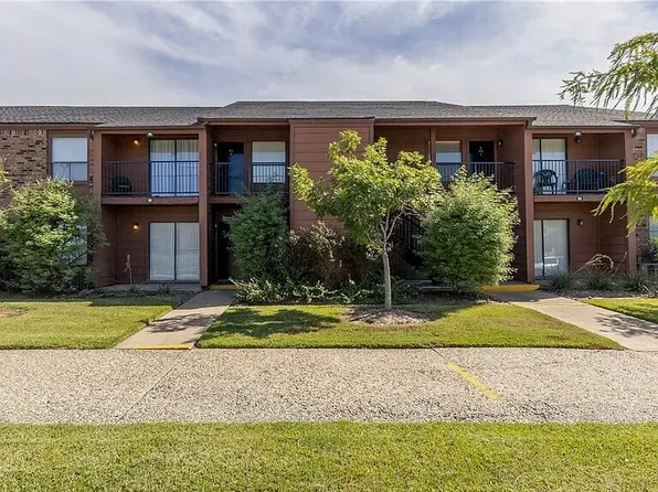 904 University Oaks Blvd, College Station, TX