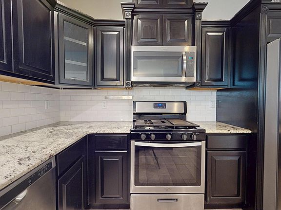 4th image of 3142 Red Orchard Dr