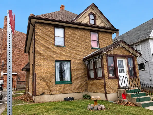 19 W Iroquois St, Freeport, IL 61032