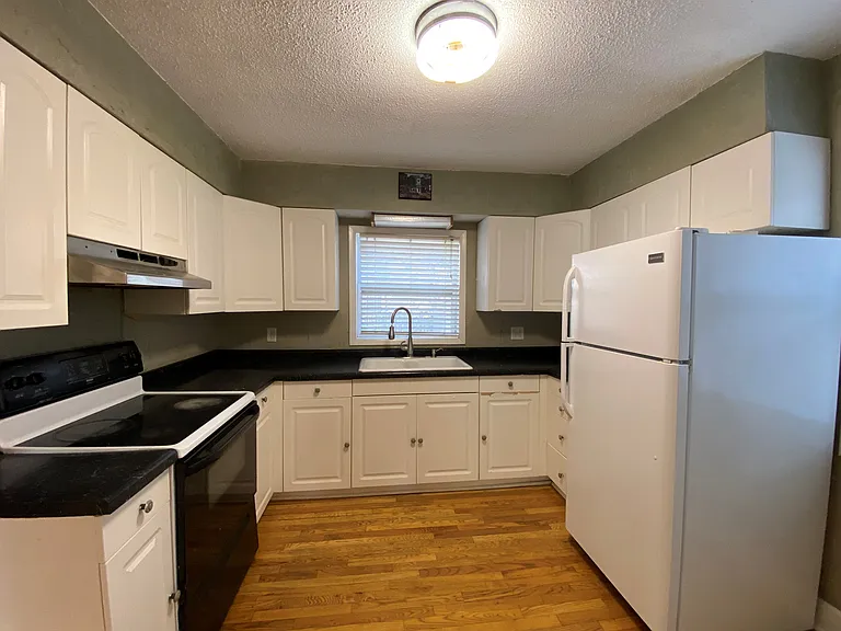18 9th Ave NW — Photo 6