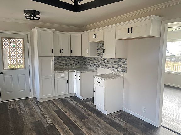 2nd image of 514 W Missouri St