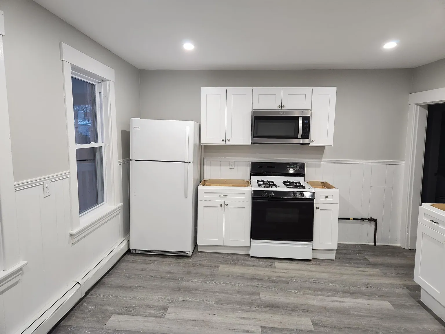 3 bed, 1200 sqft, $2,050 — Photo 4
