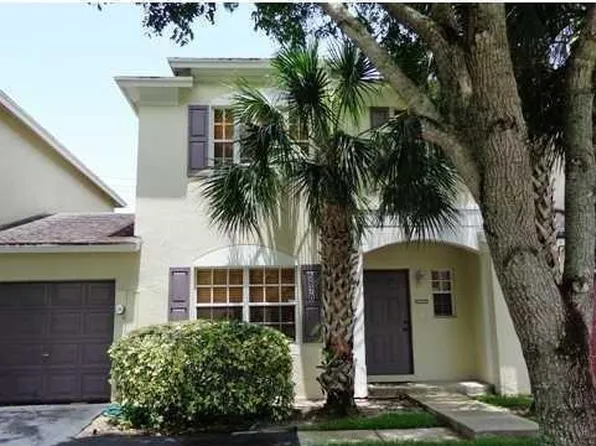 5870 S Golden Beauty Ln, Tamarac, FL 33321