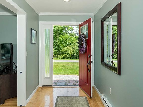 4th image of 10 Toms Way
