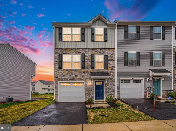 126 Van Fleet Cir, Pottstown, PA 19464
