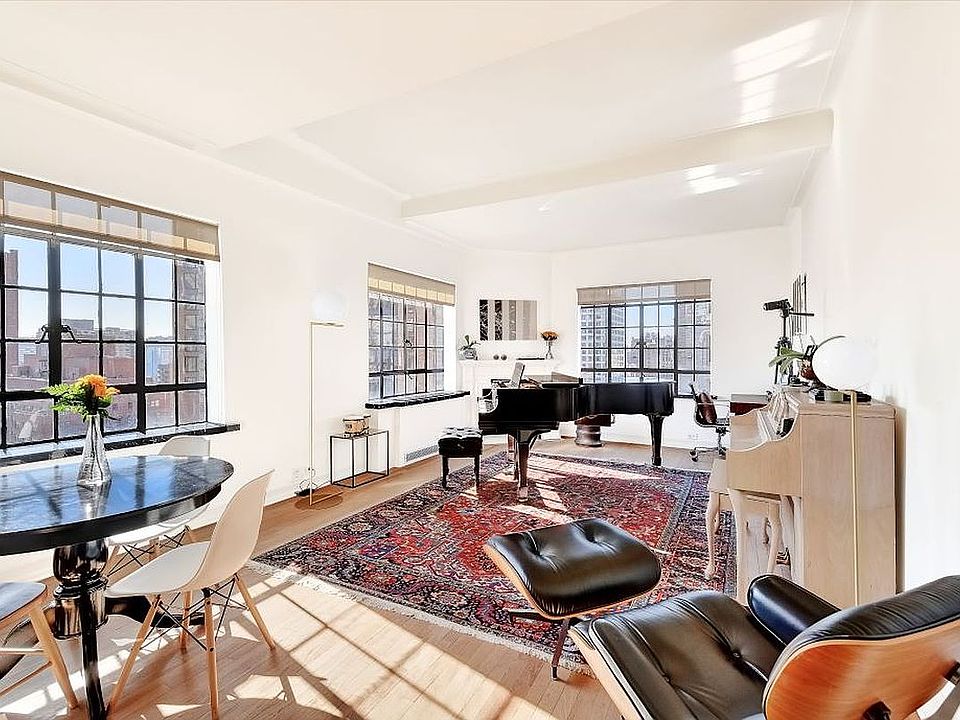 1st image of 10 Park Ave #22D