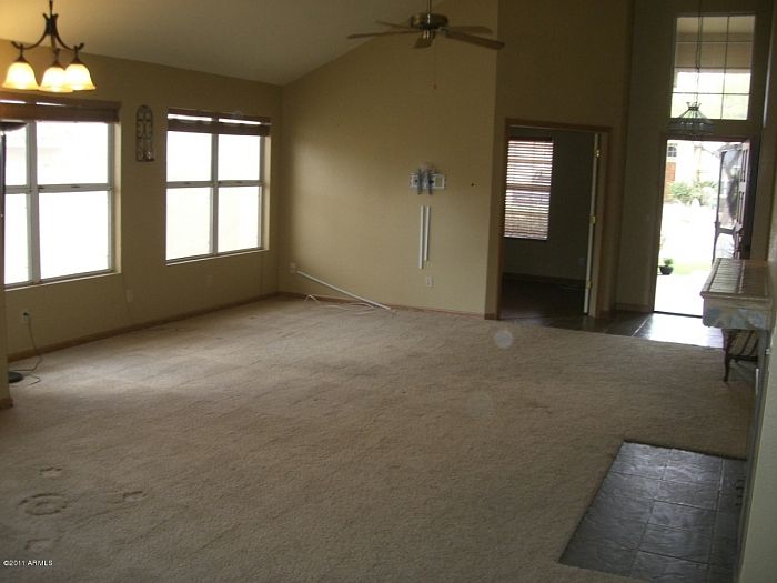 1st image of 1207 E Amberwood Dr