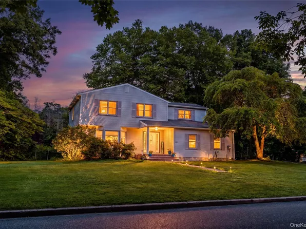 37 Dogwood Hollow Lane, Miller Place, NY 11764