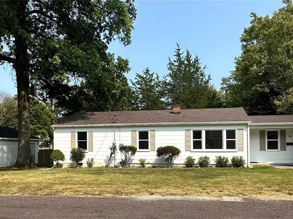 162 Westwood Dr, Belleville, IL 62226