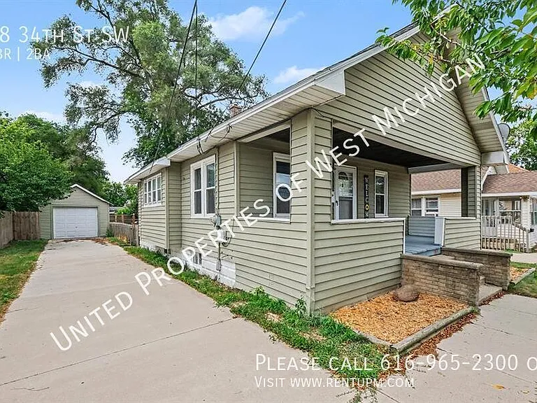 28 34th St SW — Photo 2