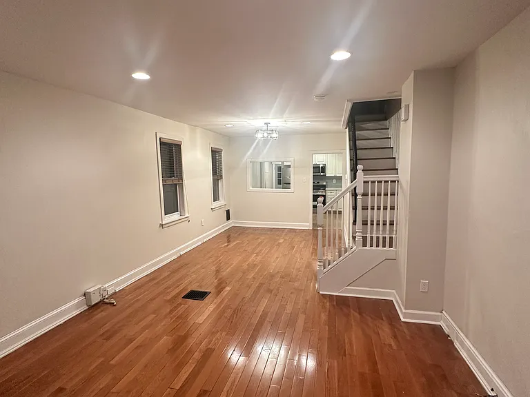 33 E Collings Ave — Photo 6