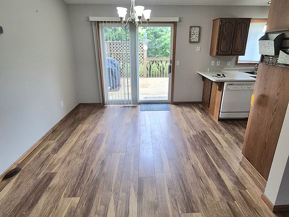 3rd image of 507 Gumtree St NE