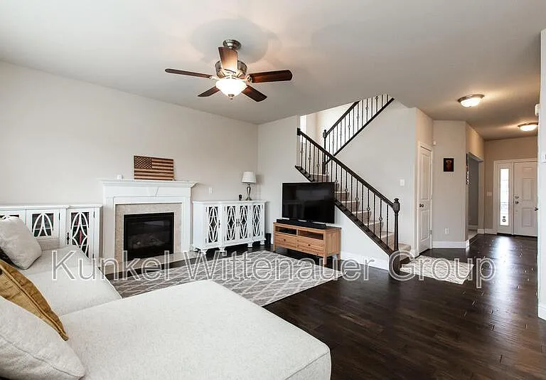 2724 Ambridge Dr — Photo 15