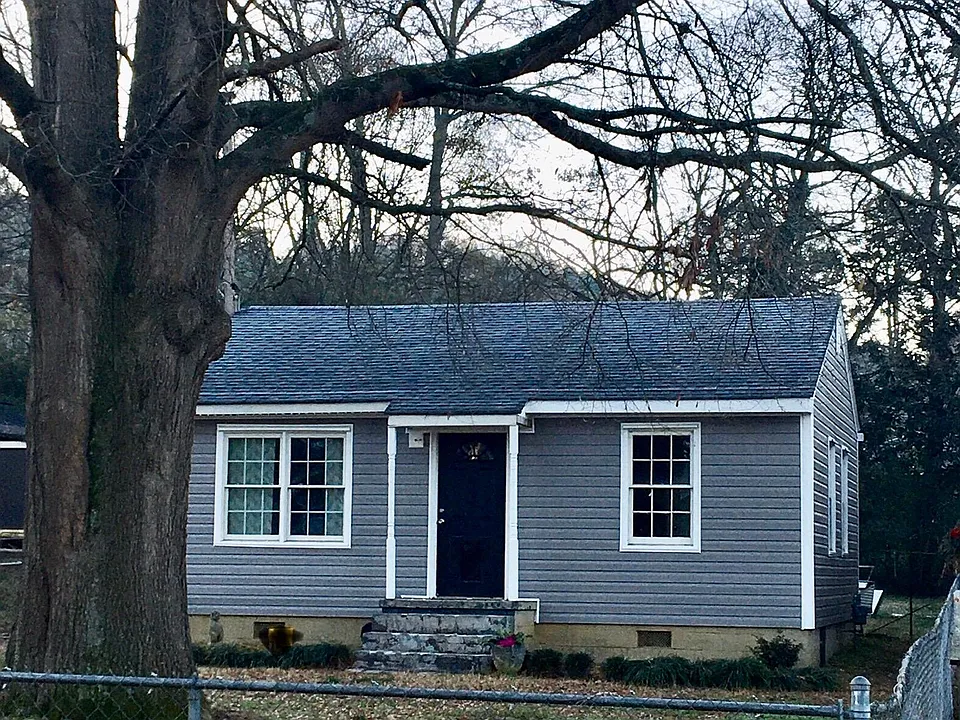 120 Holly St SE
