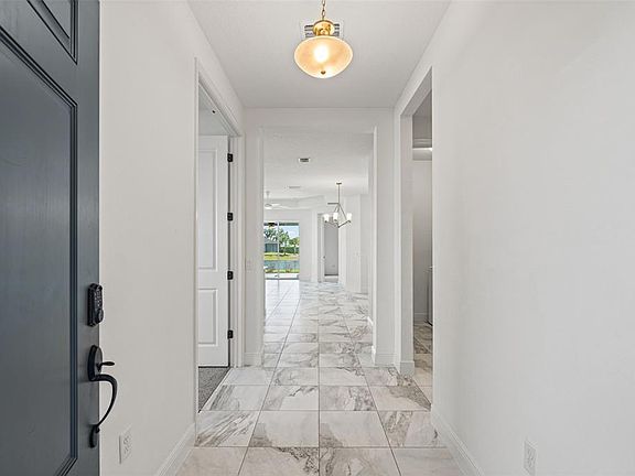 4th image of 14632 Barefoot Ln