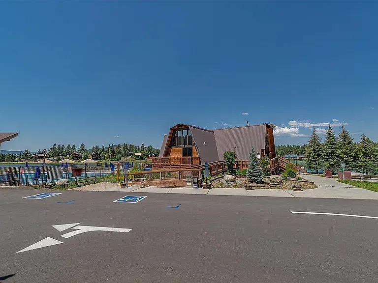 Powder Horn Ln — Photo 40