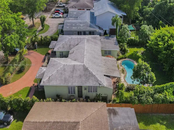 12330 NE 11th Pl, North Miami, FL 33161