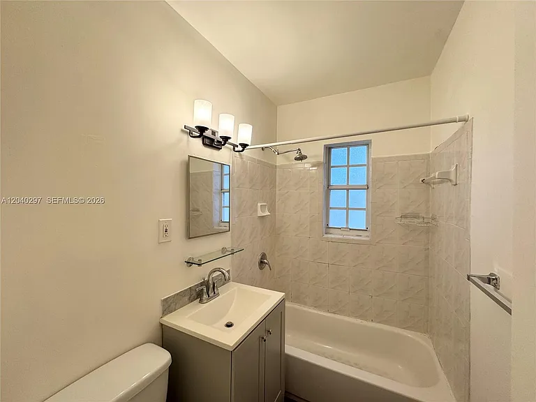 4410 NE 2nd Ave #4410 — Photo 10