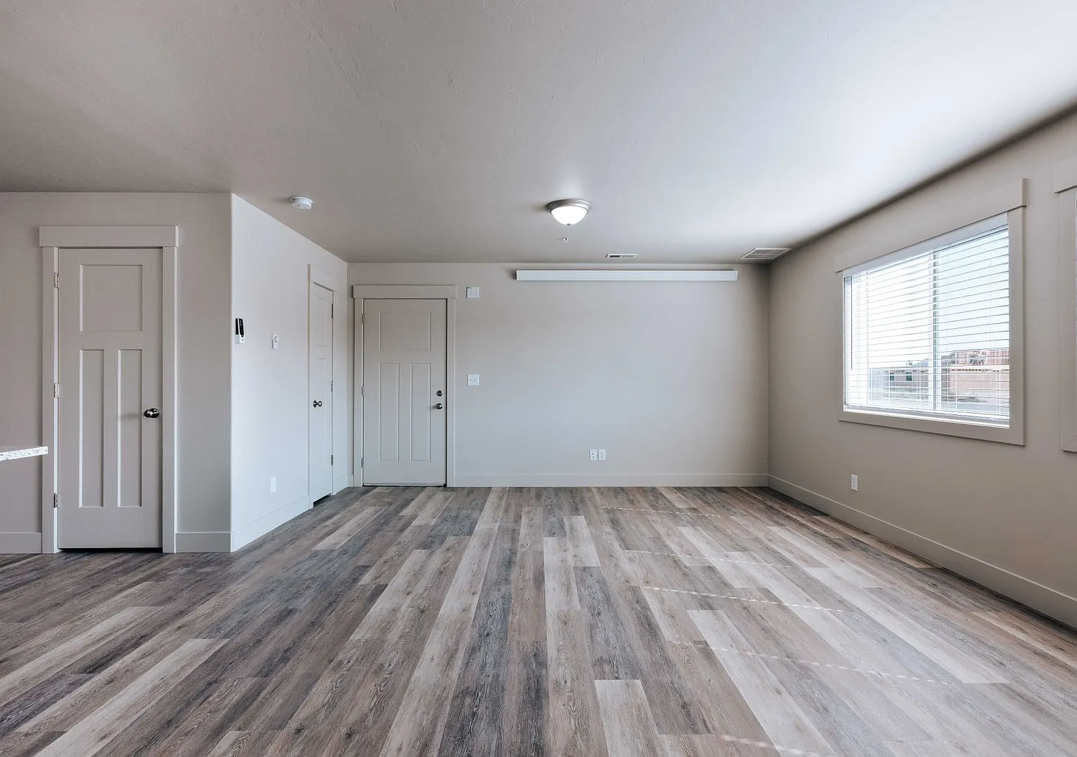 G5880RO — Photo 3