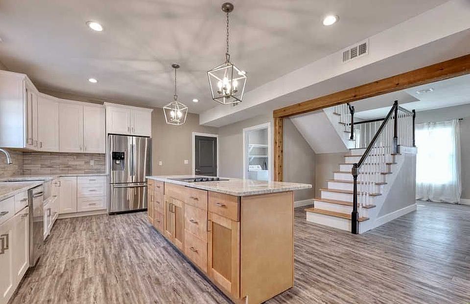 Kitchen Aisle & Upper Stairs
