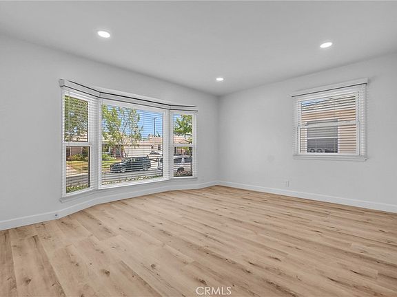 4th image of 4847 Ocana Ave