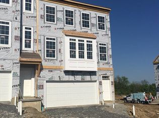 1 Roosevelt Dr, Mc Kees Rocks, PA 15136