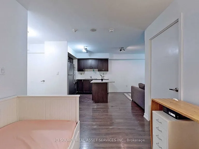 816 Lansdowne Ave #113 — Photo 9