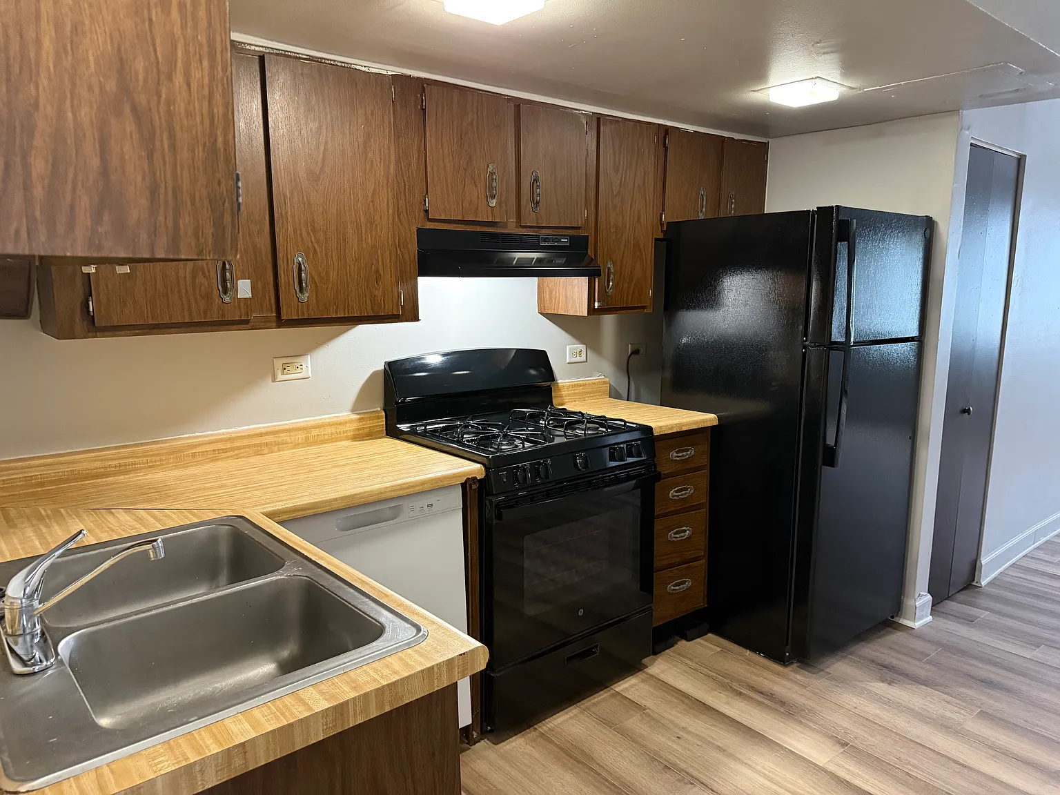 13951 Dori Ln — Photo 2