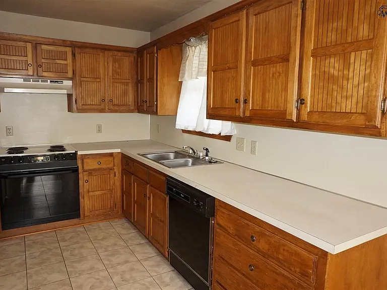4919 Cypress Ave — Photo 2