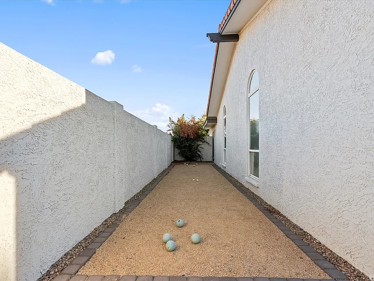 6252 E Beverly Ln — Photo 43