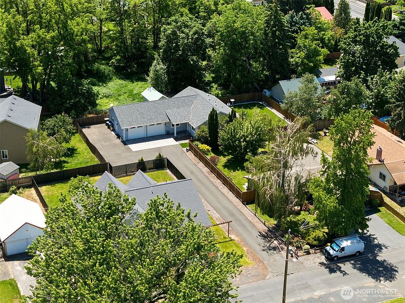 2nd image of 724 Juniper Street