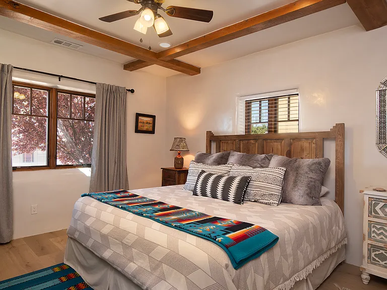 1713 Paseo De Peralta — Photo 13