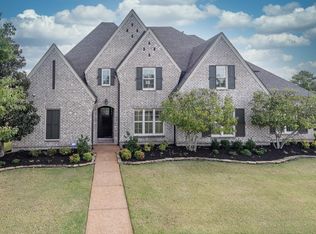 1300 Carmony St, Collierville, TN 38017