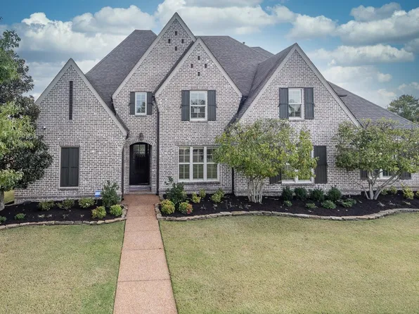 1300 Carmony St, Collierville, TN 38017