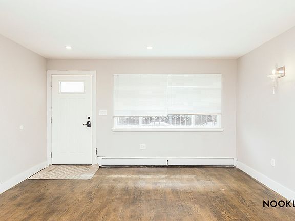 5th image of 229 Scholes St #1